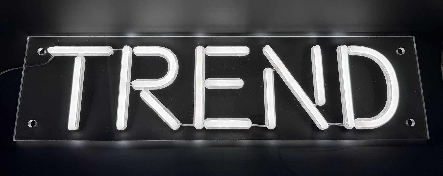 Neon-Schriftzug „TREND
